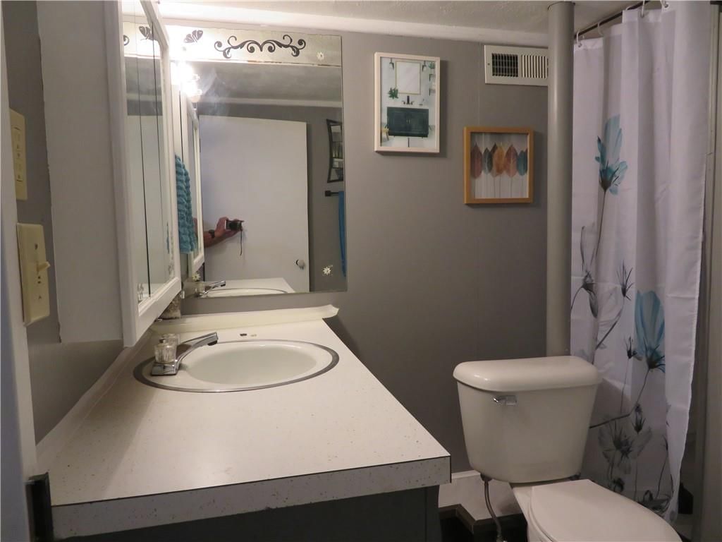 Photo 31 of 48 - 722 W 3rd Avenue