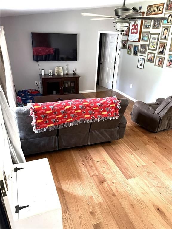 319 E 8th Street — photo 3