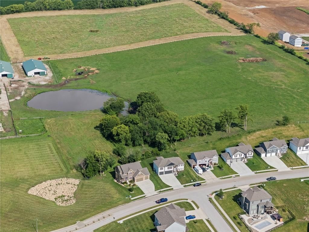 2305 Windmill Drive — photo 38