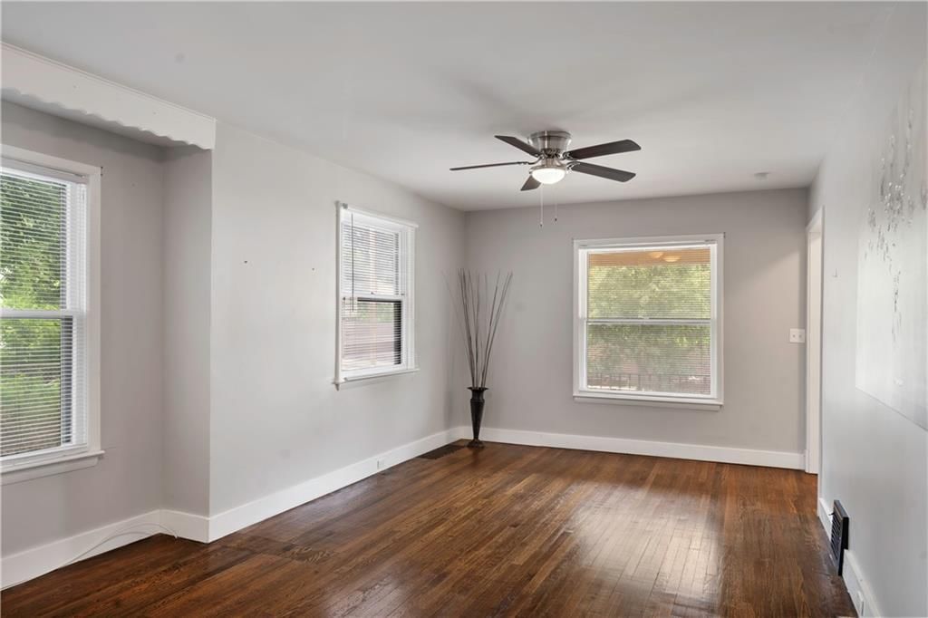 Photo 7 of 29 - 411 N Kensington Avenue