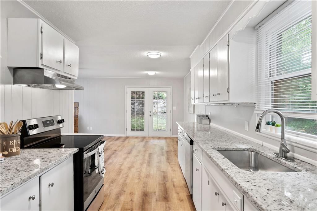 Photo 9 of 29 - 411 N Kensington Avenue