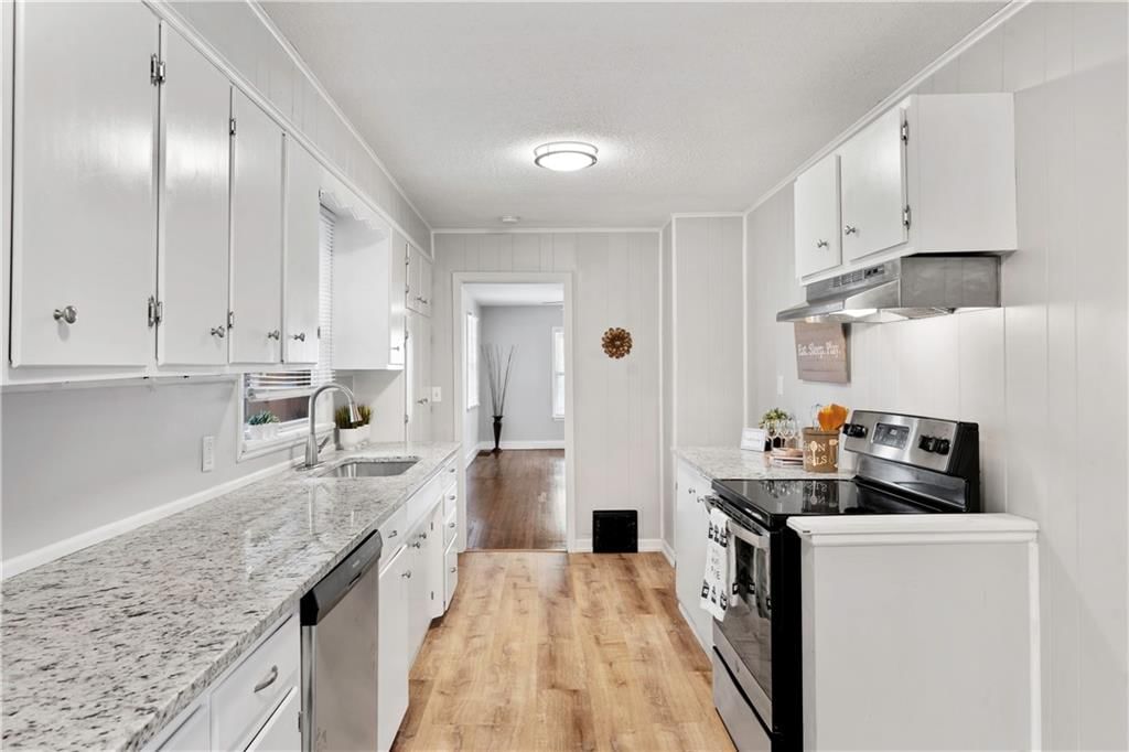 Photo 10 of 29 - 411 N Kensington Avenue