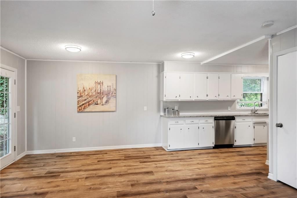 Photo 15 of 29 - 411 N Kensington Avenue