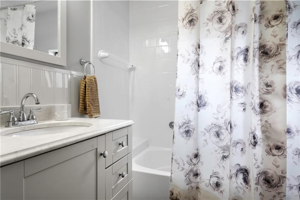 Photo 18 of 29 - 411 N Kensington Avenue