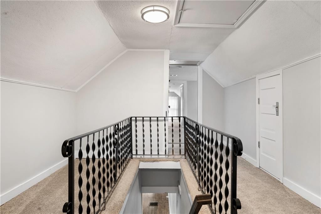 Photo 19 of 29 - 411 N Kensington Avenue