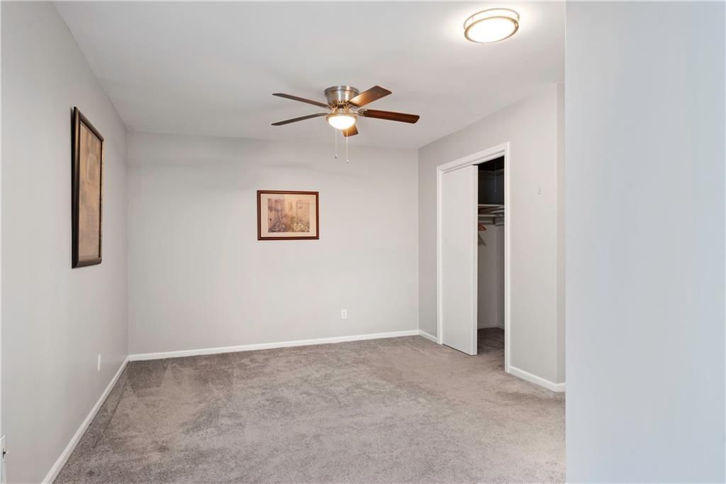 Photo 21 of 29 - 411 N Kensington Avenue