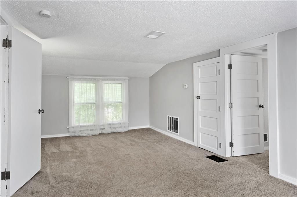 Photo 25 of 29 - 411 N Kensington Avenue