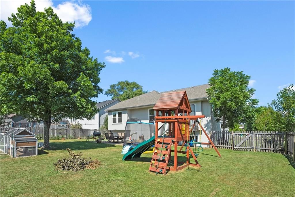 Photo 31 of 37 - 22091 Elm Street