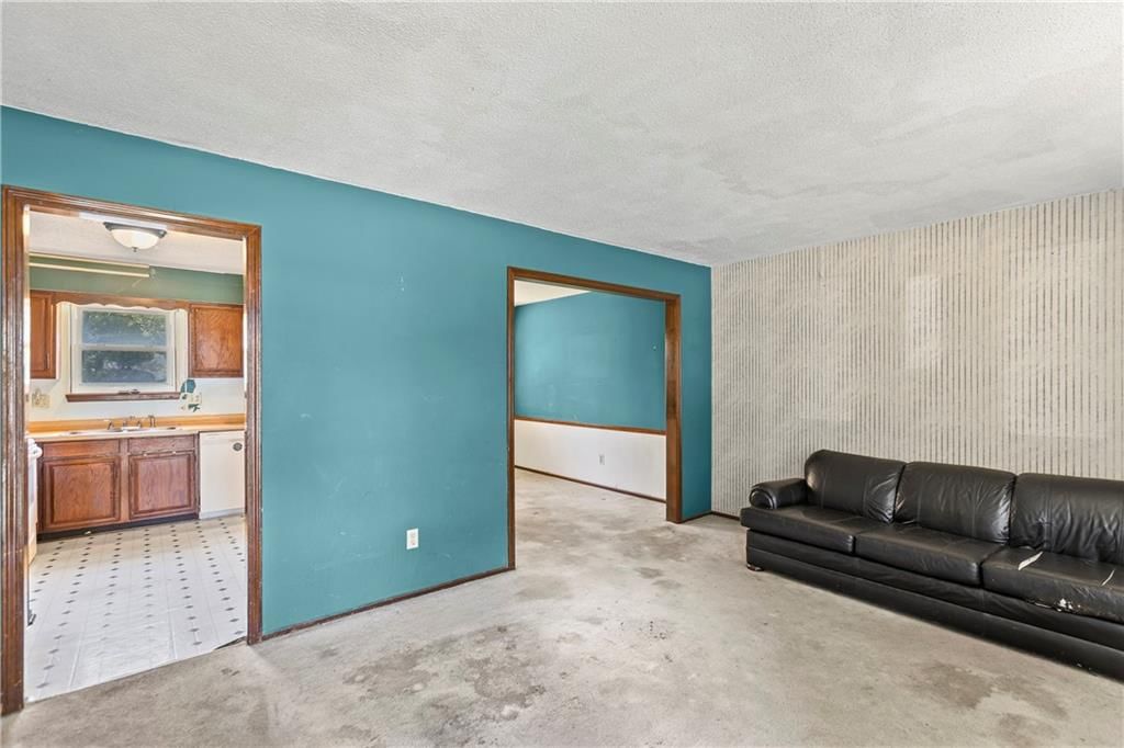 1425 W Poplar Street — photo 5