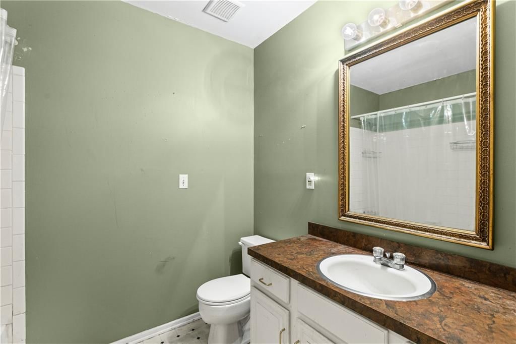 1425 W Poplar Street — photo 12