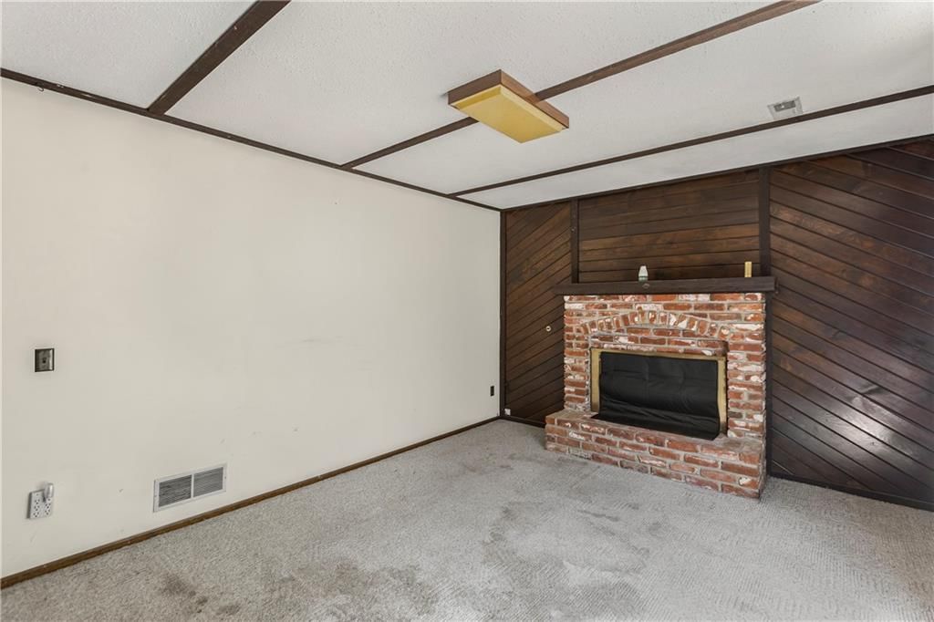 1425 W Poplar Street — photo 13