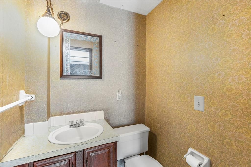 1425 W Poplar Street — photo 15