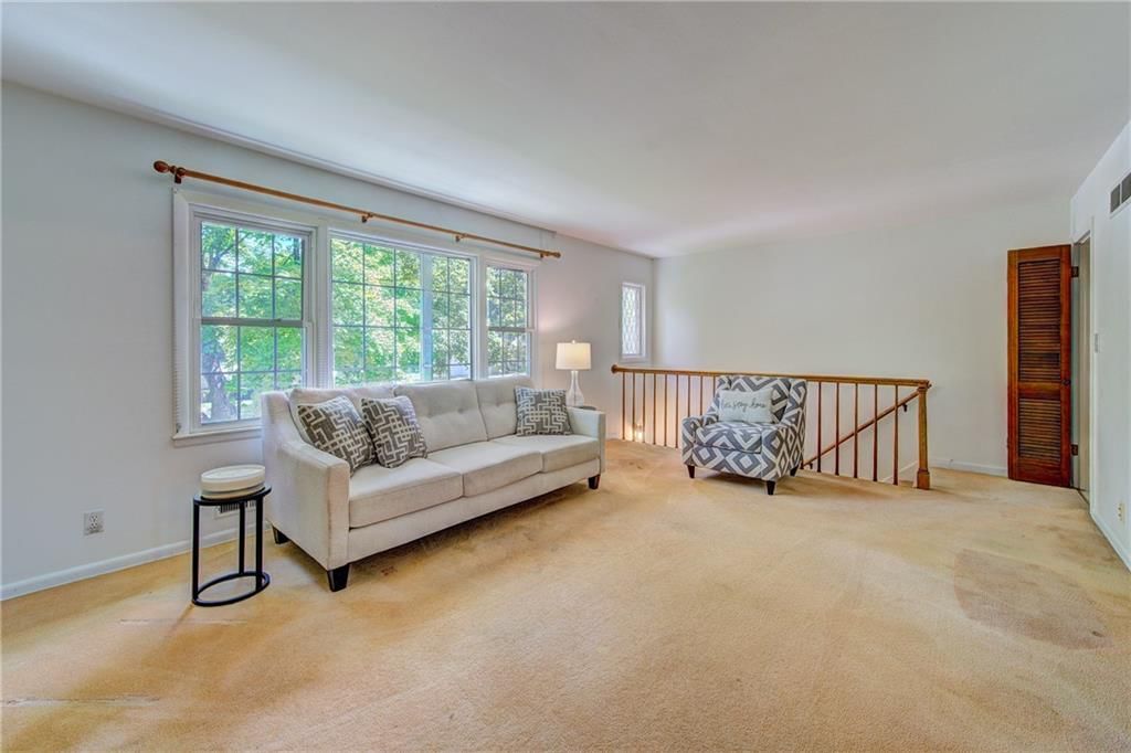 Photo 6 of 29 - 9534 Grandview Street