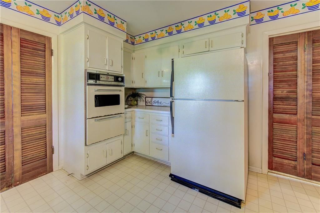 Photo 12 of 29 - 9534 Grandview Street