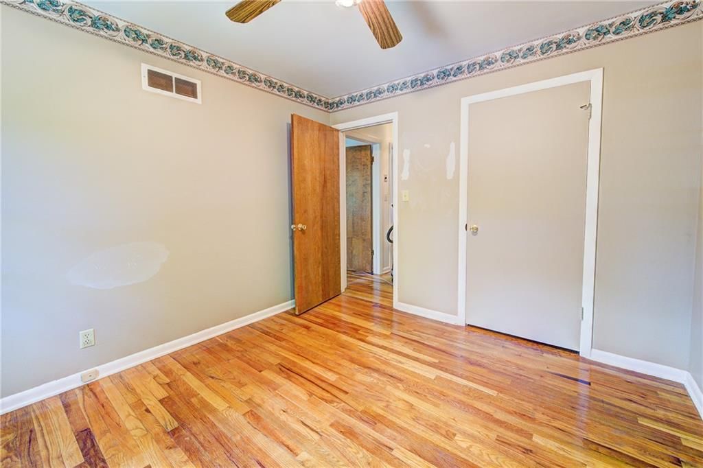 Photo 23 of 29 - 9534 Grandview Street