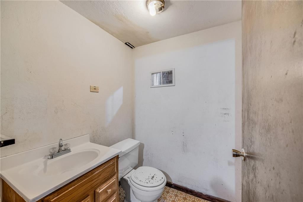 1128 NE 9th Street — photo 24