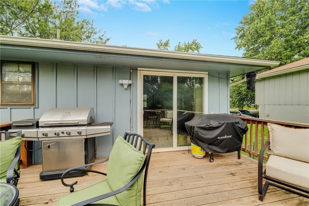 1128 NE 9th Street — photo 31