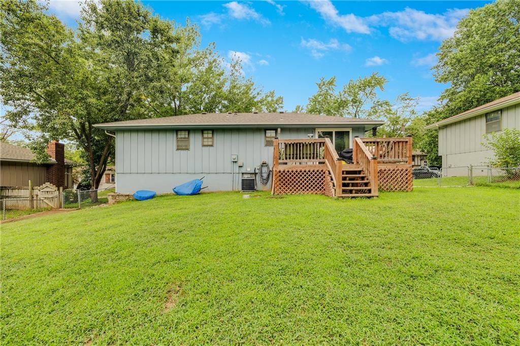 1128 NE 9th Street — photo 32