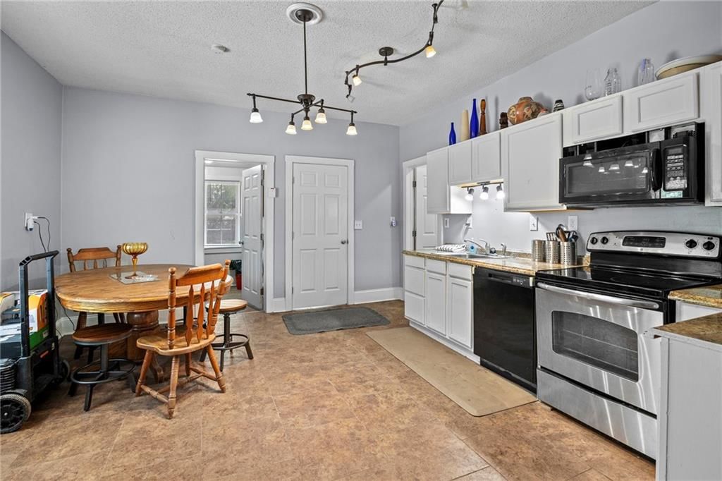 Photo 8 of 19 - 1417 Munson Avenue