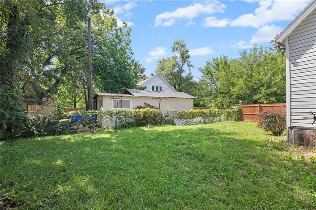 Photo 17 of 19 - 1417 Munson Avenue