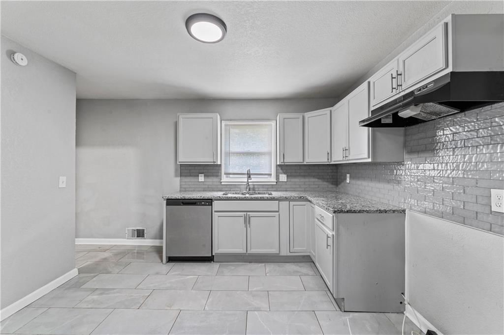 8411 Brooklyn Avenue — photo 9