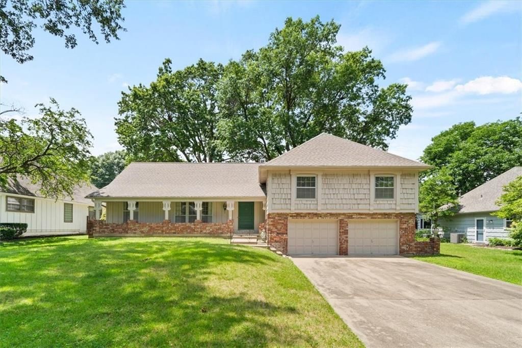 6350 Beverly Drive, Mission, KS
