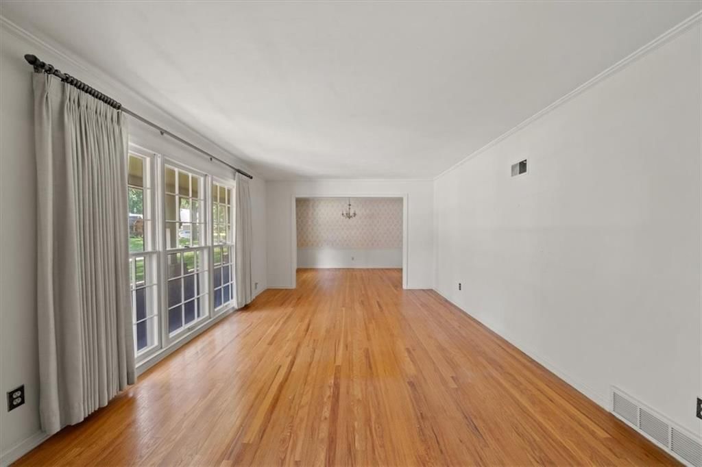 6350 Beverly Drive — photo 3
