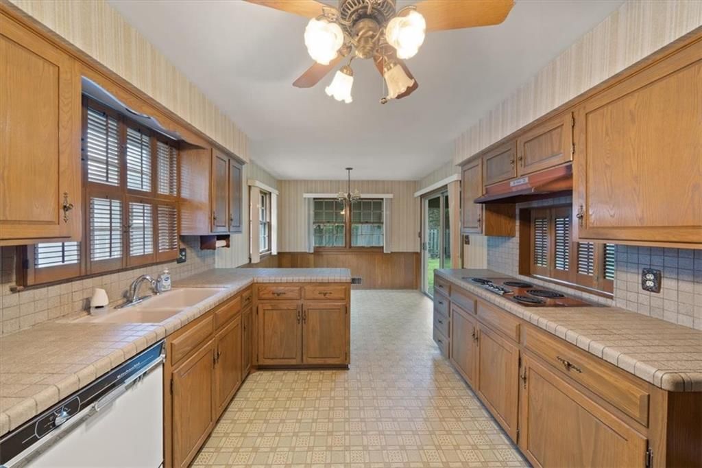 6350 Beverly Drive — photo 9