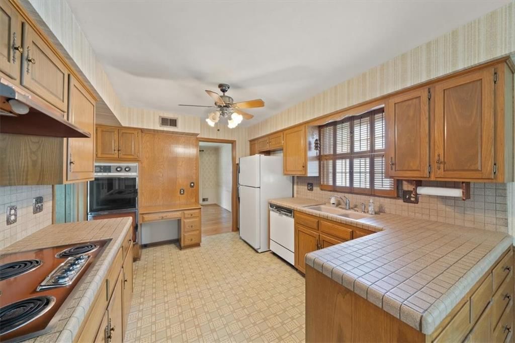 6350 Beverly Drive — photo 11