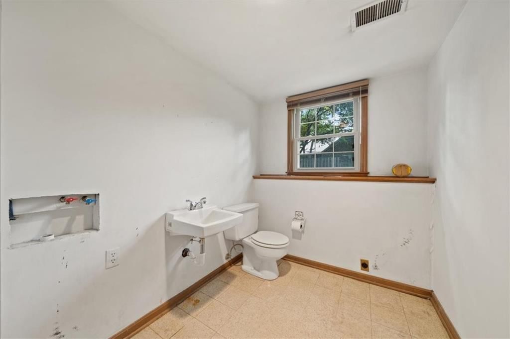 6350 Beverly Drive — photo 26
