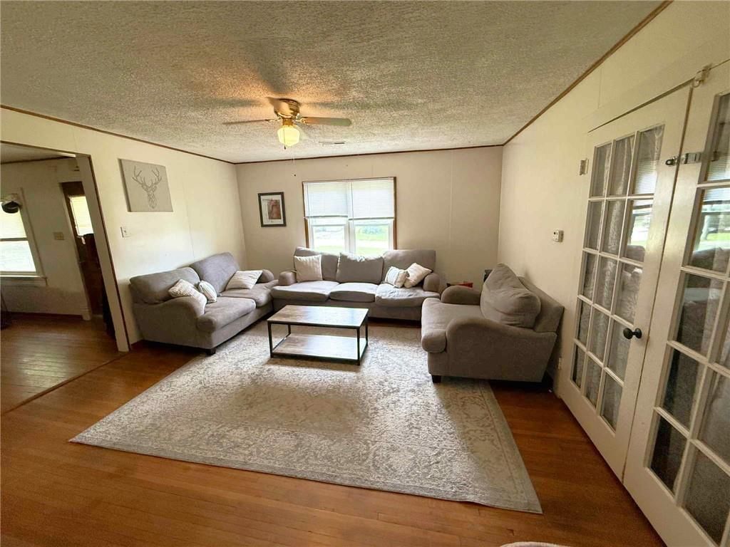 415 W 9th Street — photo 2