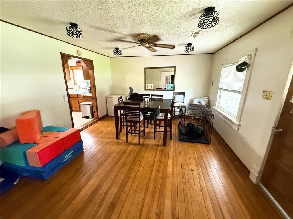 415 W 9th Street — photo 4