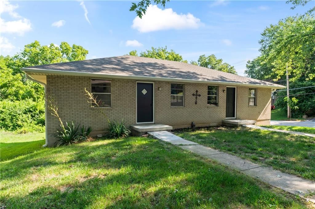 14832 E Nickell Avenue — photo 2