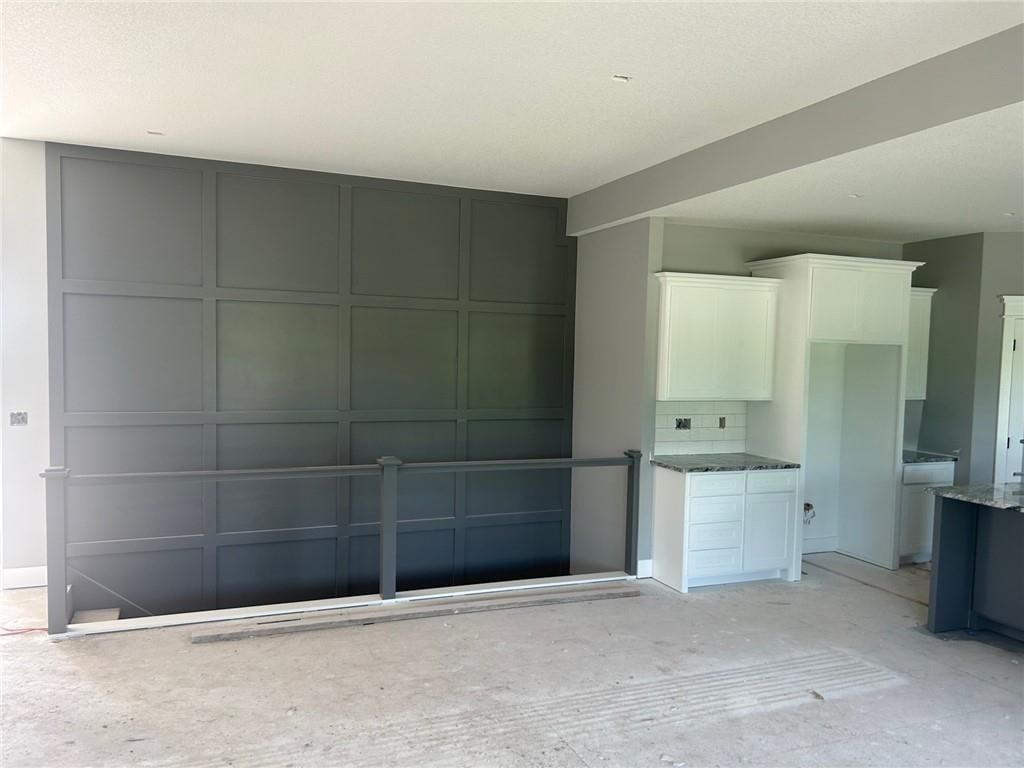 1916 Owen Drive — photo 2
