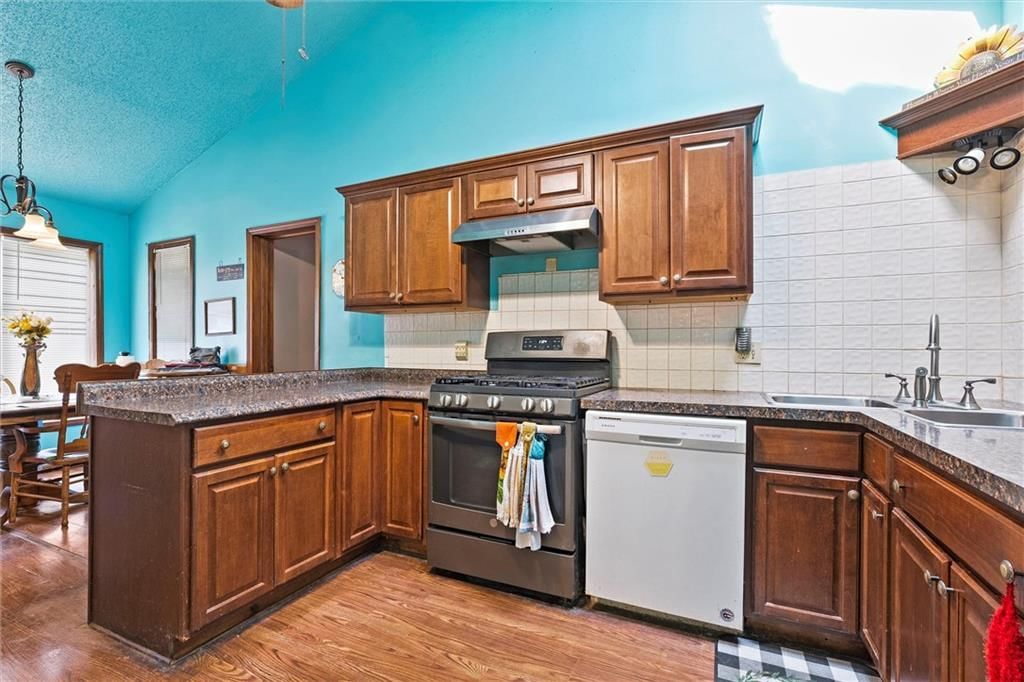 Photo 10 of 35 - 12925 246th Street