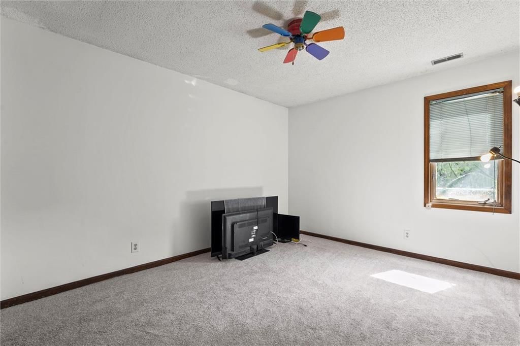 Photo 17 of 35 - 12925 246th Street