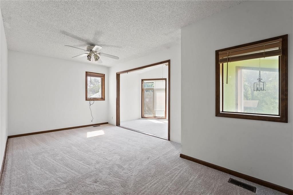 Photo 20 of 35 - 12925 246th Street