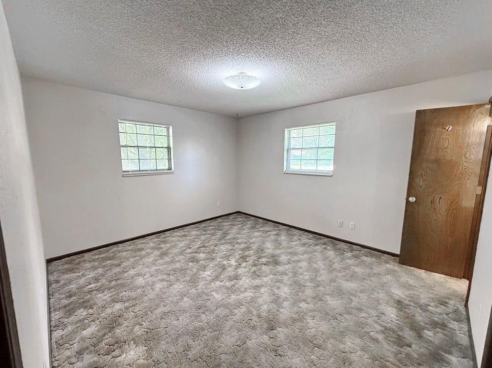 1406 S Summer Street — photo 11
