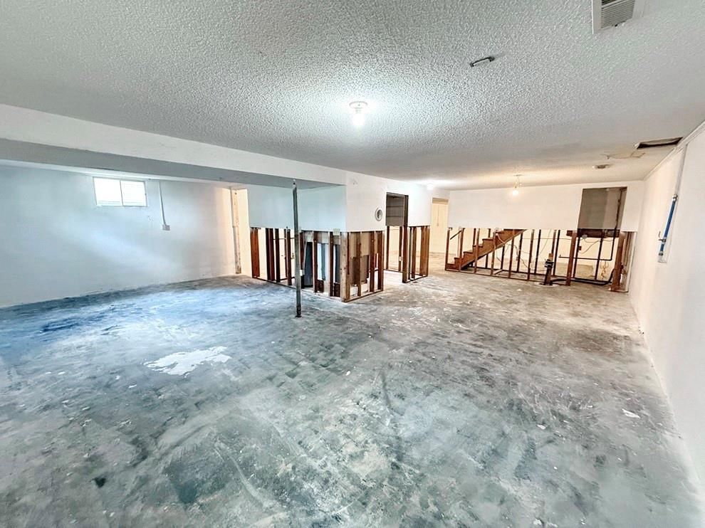 1406 S Summer Street — photo 17