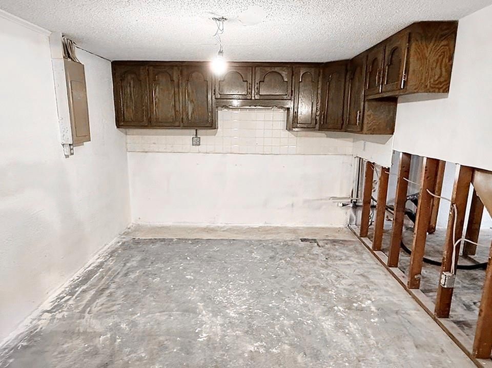 1406 S Summer Street — photo 19