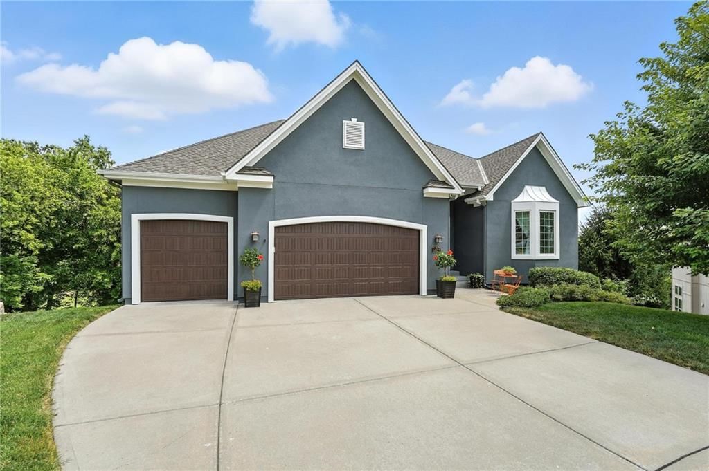 Photo 1 of 28 - 6025 Vardon Drive