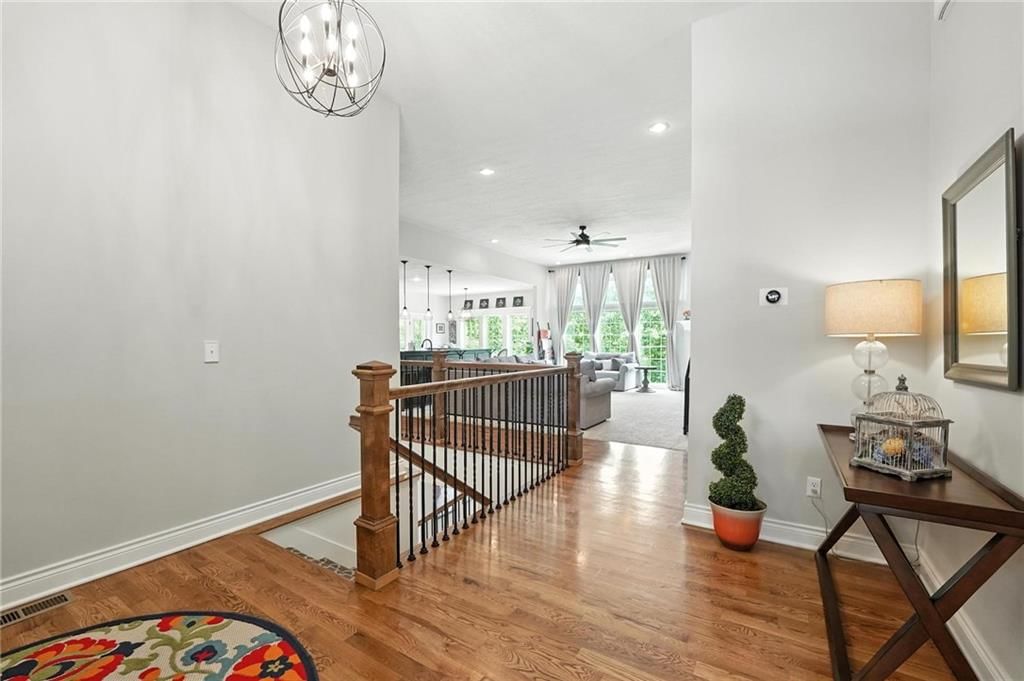 Photo 4 of 28 - 6025 Vardon Drive