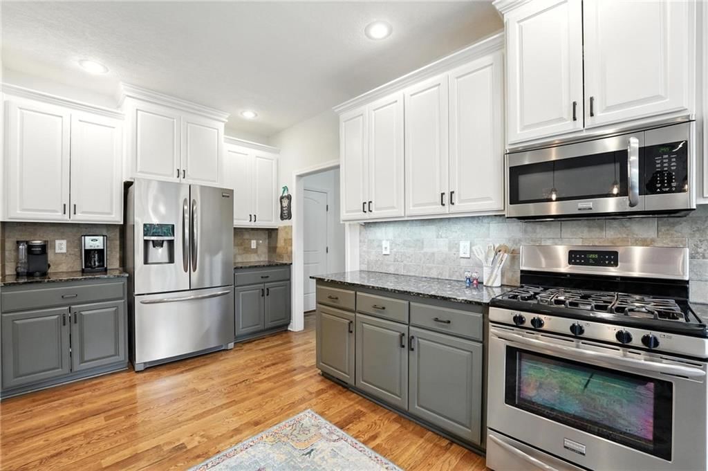 Photo 7 of 28 - 6025 Vardon Drive