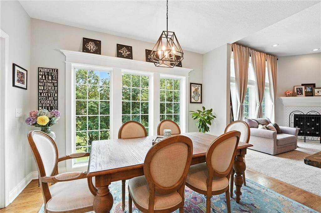 Photo 9 of 28 - 6025 Vardon Drive