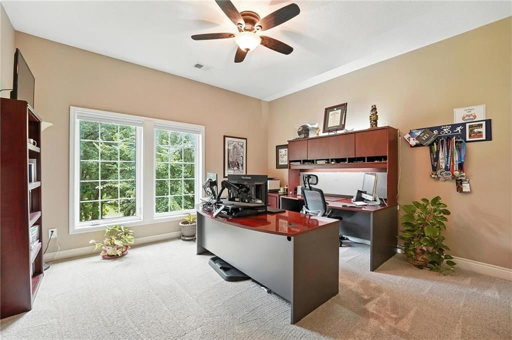 Photo 19 of 28 - 6025 Vardon Drive