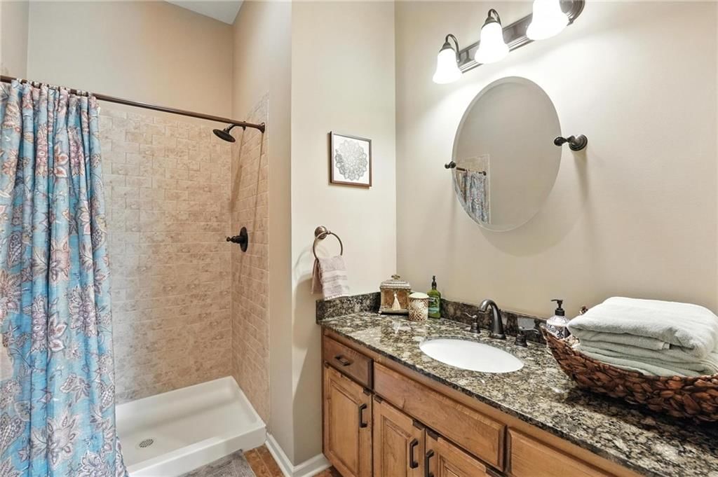 Photo 22 of 28 - 6025 Vardon Drive