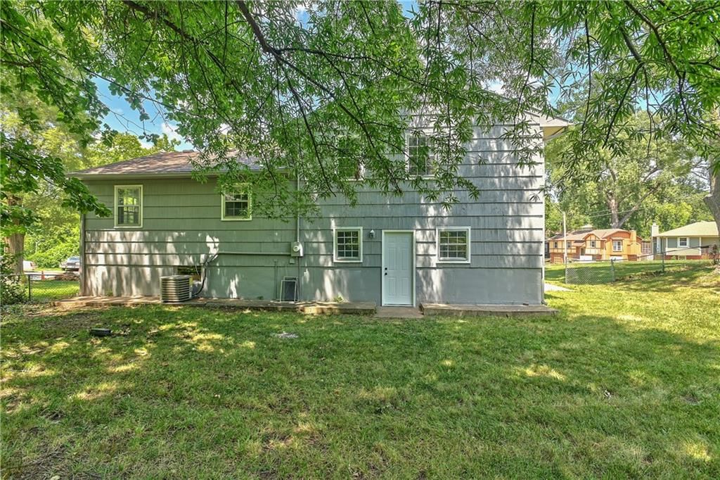 5711 E 98th Terrace — photo 31