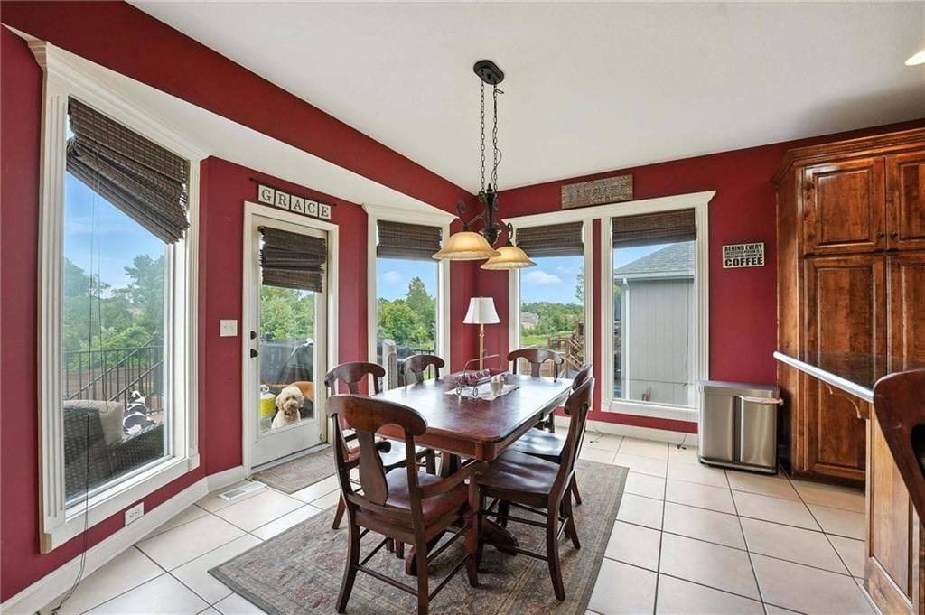 Photo 7 of 37 - 2211 NW Hedgewood Drive