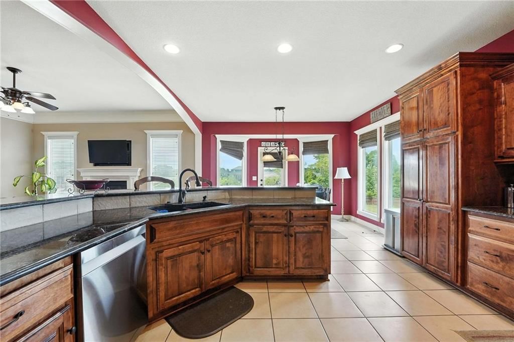 Photo 11 of 37 - 2211 NW Hedgewood Drive