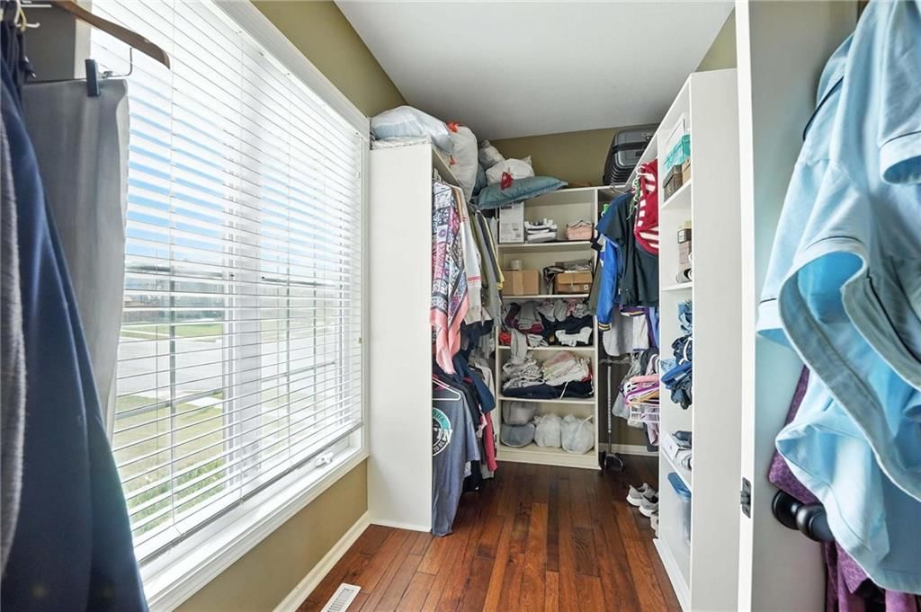 Photo 17 of 37 - 2211 NW Hedgewood Drive